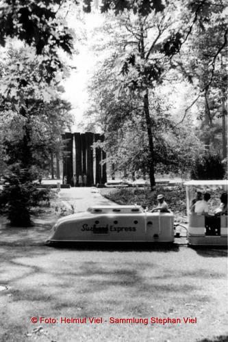 Gelber Zug Steinerne Säulen, Copyright Helmut Viel, Sammlung Stephan Viel01