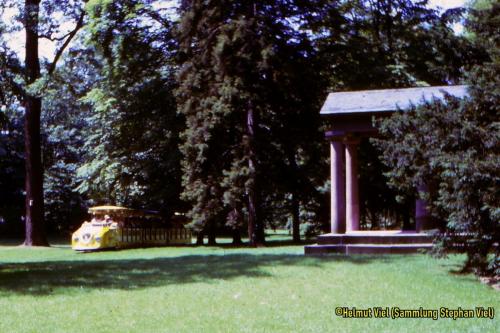 Gelber Zug Tempel, Copyright Helmut Viel, Sammlung Stephan Viel01 (1) (1) (1) (1)