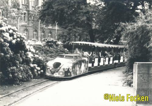 Parkbahn Hamburg am Eingang Stephansplatz Sommer 1977 Foto N Focken (1) (1)